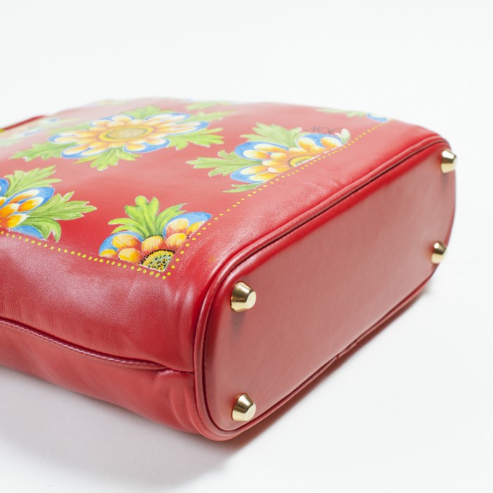 Borsa rossa con maiolica Borsa rossa con maiolica