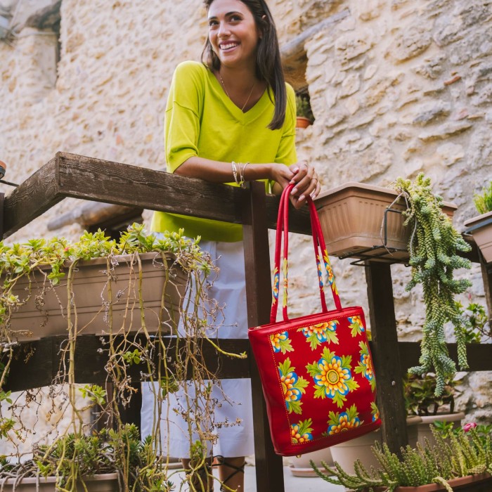 Borsa rossa con maiolica Borsa rossa con maiolica