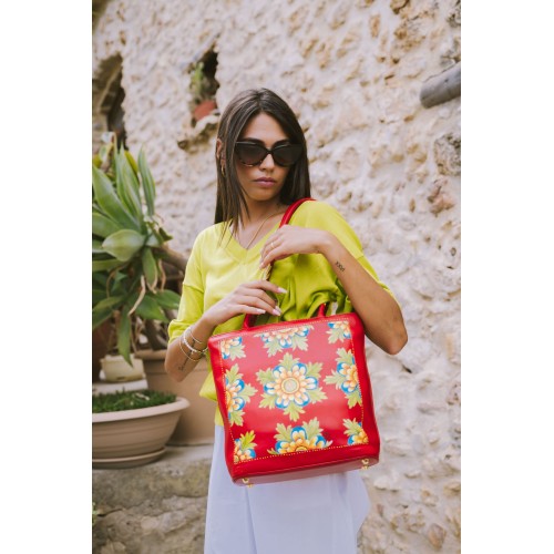 Borsa rossa con maiolica
