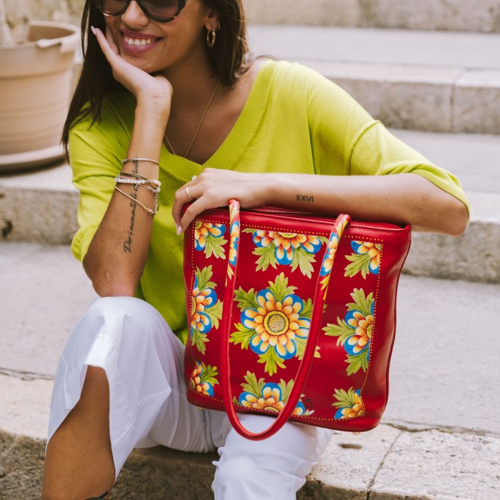 Borsa rossa con maiolica Borsa rossa con maiolica